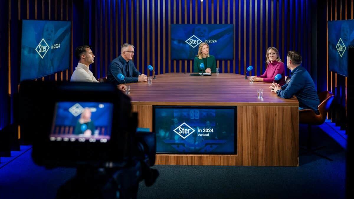 Table talk corporate webinar studio